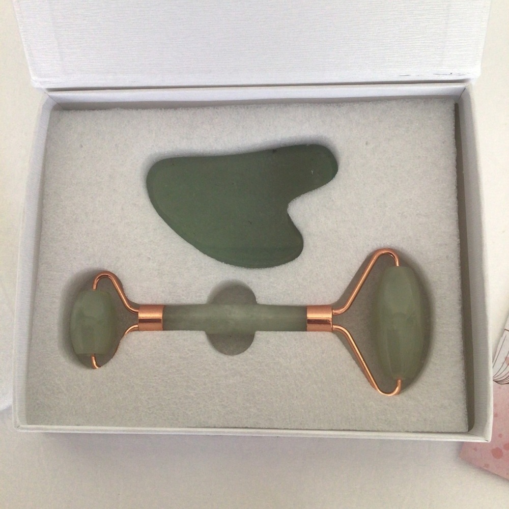 BAIMEI JADE ROLLER GUA SHA FACIAL TOOLS GIFT SET NWT
